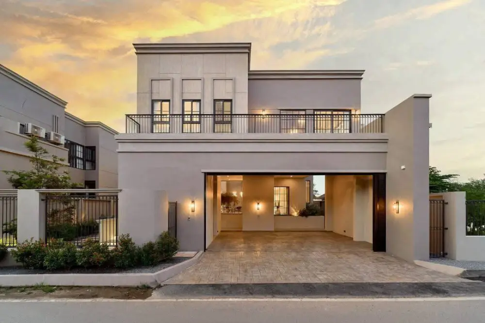 บ้านหรูสไตล์ Modern Luxury เป็นส่วนตัว บรรยากาศสงบ