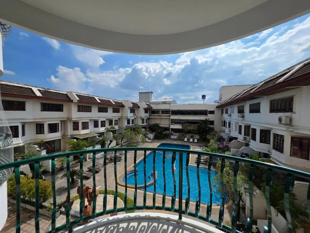 ขาย 3.05 ล้าน 45 ตรม. Hillside 4 วิวสระว่ายน้ำ