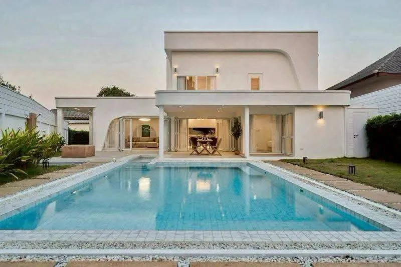 Luxury Pool Villa เพียง 19.9 ล้าน บ้านสไตล์โมเดิร์น ใจกลางเมืองเชียงใหม่