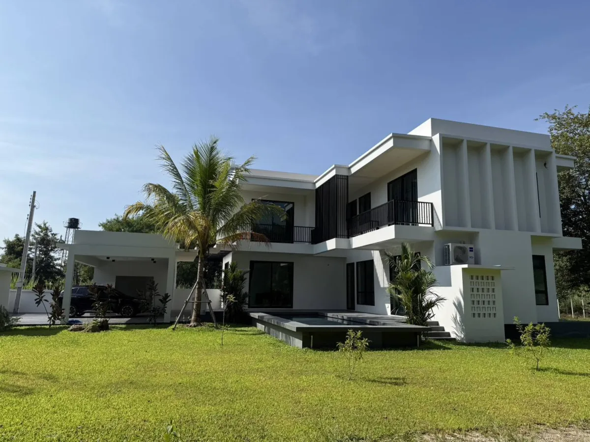 New Modern Pool Villa 10.8 ล้าน น้ำแพร่ หางดง