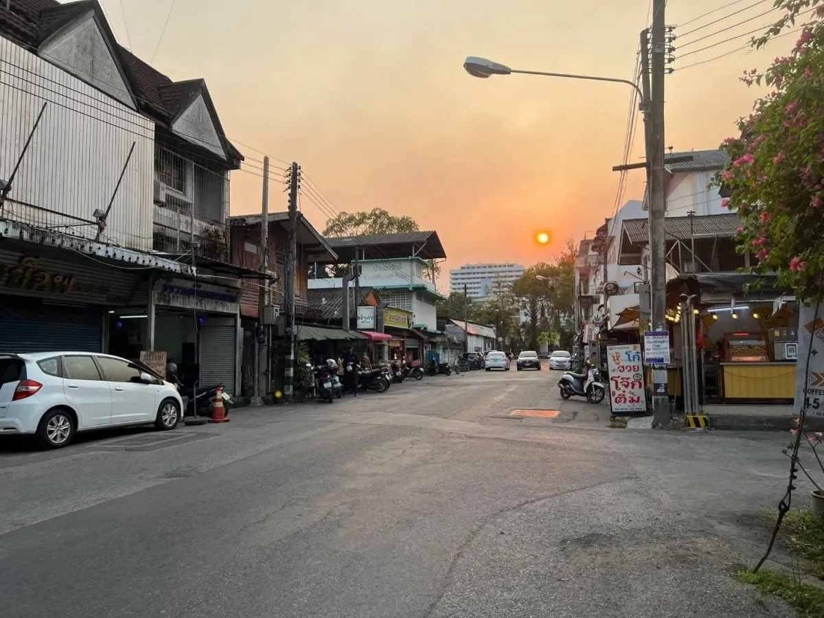 ขายบ้านพร้อมที่ดิน 17 ล้าน ทำเลทองในคูเมืองเชียงใหม่