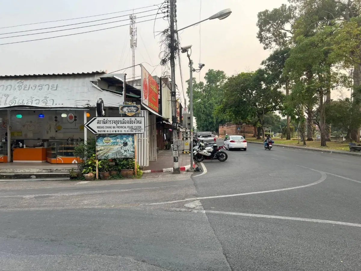 ขายบ้านพร้อมที่ดิน 17 ล้าน ทำเลทองในคูเมืองเชียงใหม่