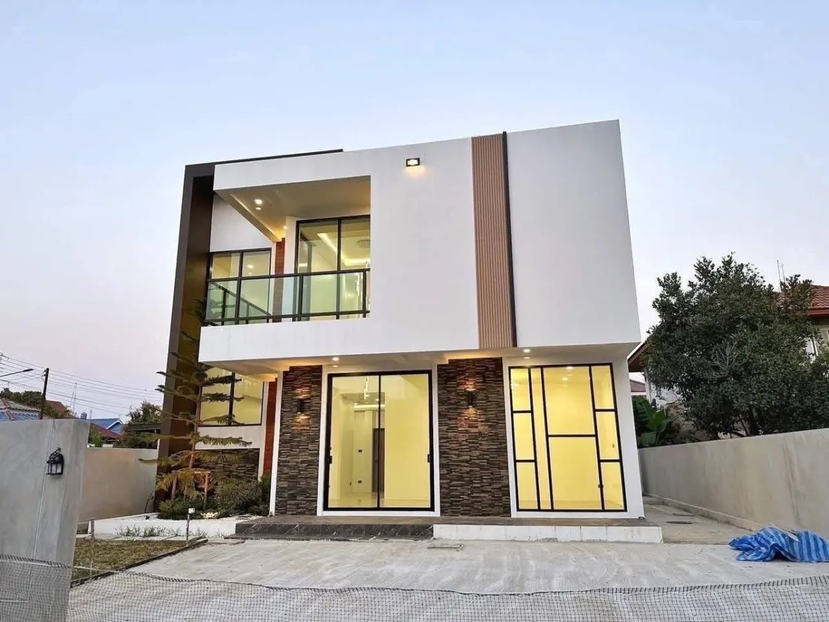 ราคา 5.95 ล้าน สันพระเนตร สันทราย บ้านสร้างใหม่ ดีไซน์พิเศษ มีเพียงหลังเดียว