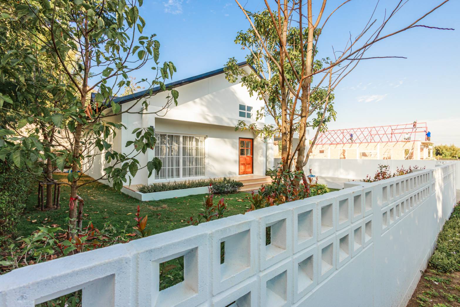 ราคาเริ่มต้นที่ 3.29 ล้าน 87 ตรว. น้ำแพร่ หางดง บ้านสร้างใหม่ สไตล์มินิมอล ดีไซน์เรียบง่าย แบบโฮมคาเฟ่