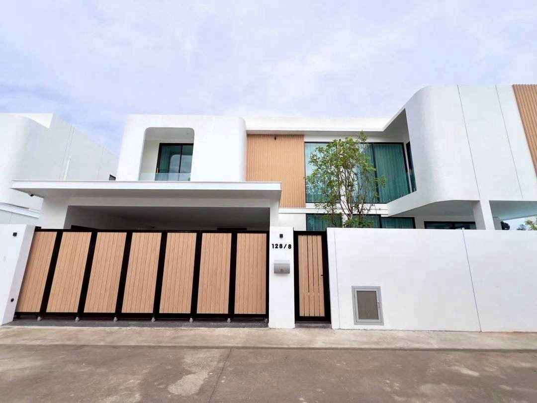 พูลวิลล่าให้เช่าระยะสั้น เริ่มที่ 8,000-12,000 บาท/คืน (บ้านว่าง 10 เม.ย. -20 ก.ค. 2568 เท่านั้น) สำหรับพัก 2 คืนขึ้นไป พักสูงสุด 8 ท่าน