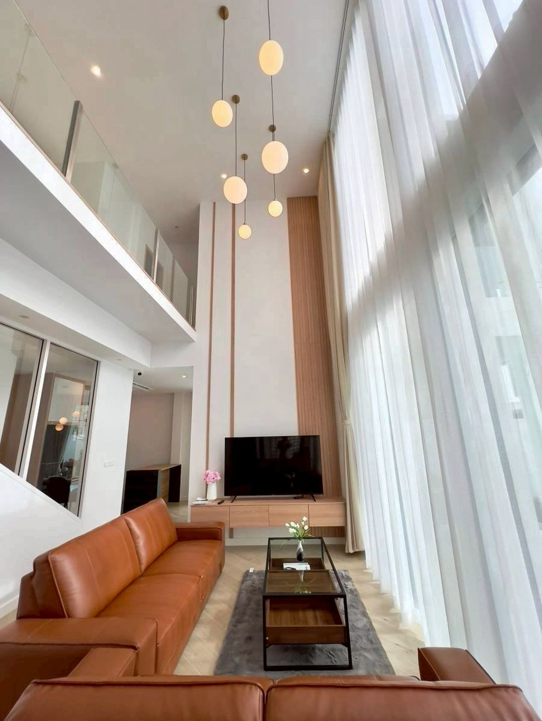 พูลวิลล่าให้เช่าระยะสั้น เริ่มที่ 8,000-12,000 บาท/คืน (บ้านว่าง 10 เม.ย. -20 ก.ค. 2568 เท่านั้น) สำหรับพัก 2 คืนขึ้นไป พักสูงสุด 8 ท่าน