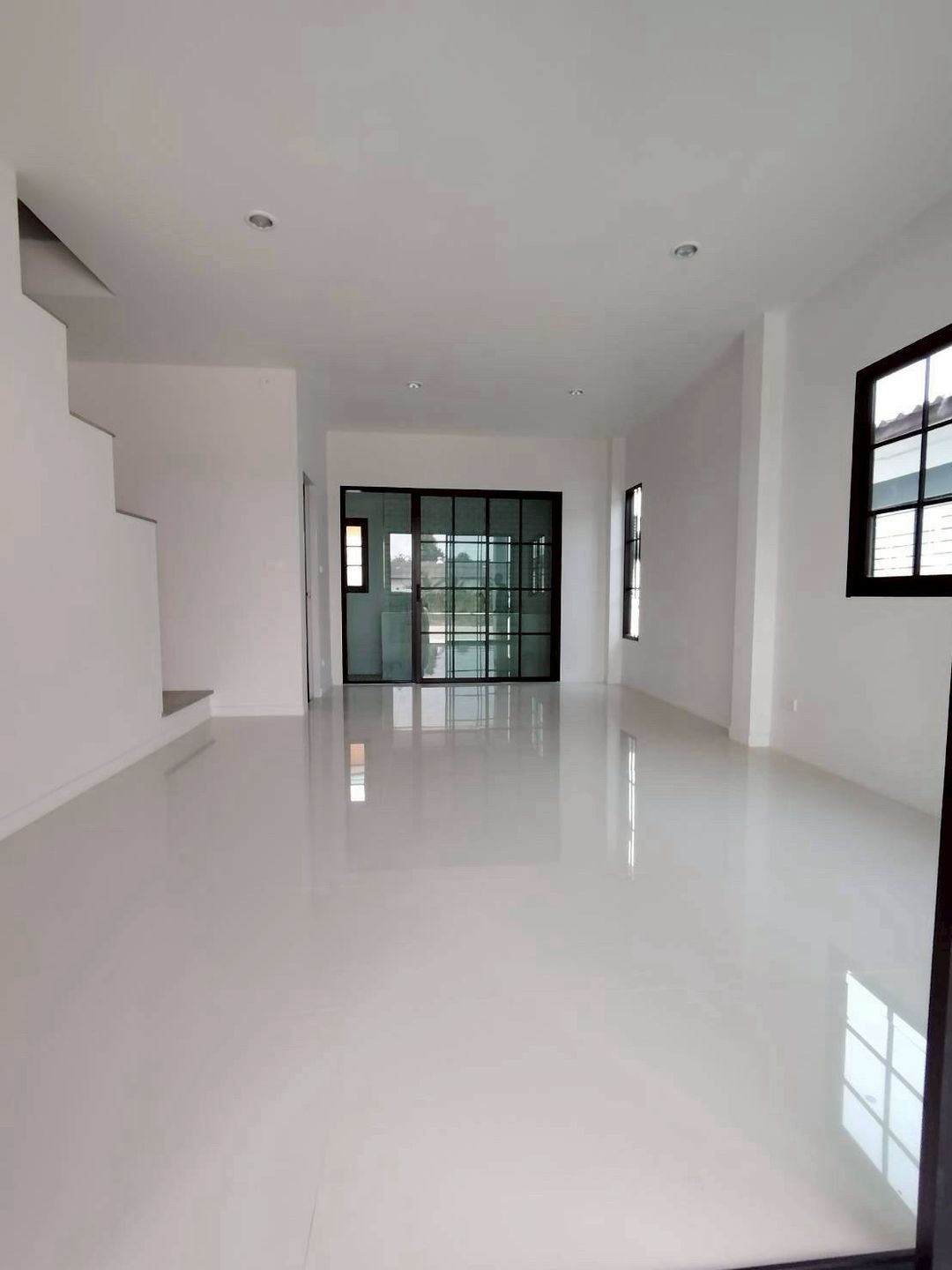 โซนท่าวังตาล สารภี ขาย 2.39 ล้าน/หลัง 30 ตรว. บ้านแฝด 2 ชั้น สไตล์ Colonial สร้างใหม่ พร้อมเข้าอยู่ ใกล้สนามบิน น้ำไม่ท่วม