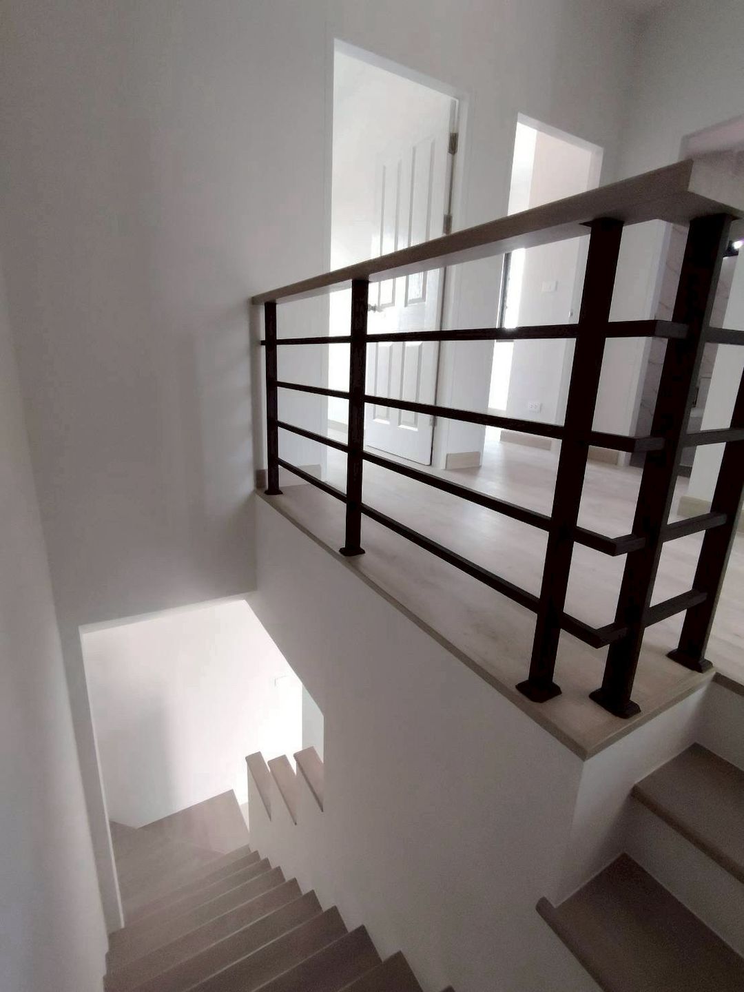 โซนท่าวังตาล สารภี ขาย 2.39 ล้าน/หลัง 30 ตรว. บ้านแฝด 2 ชั้น สไตล์ Colonial สร้างใหม่ พร้อมเข้าอยู่ ใกล้สนามบิน น้ำไม่ท่วม