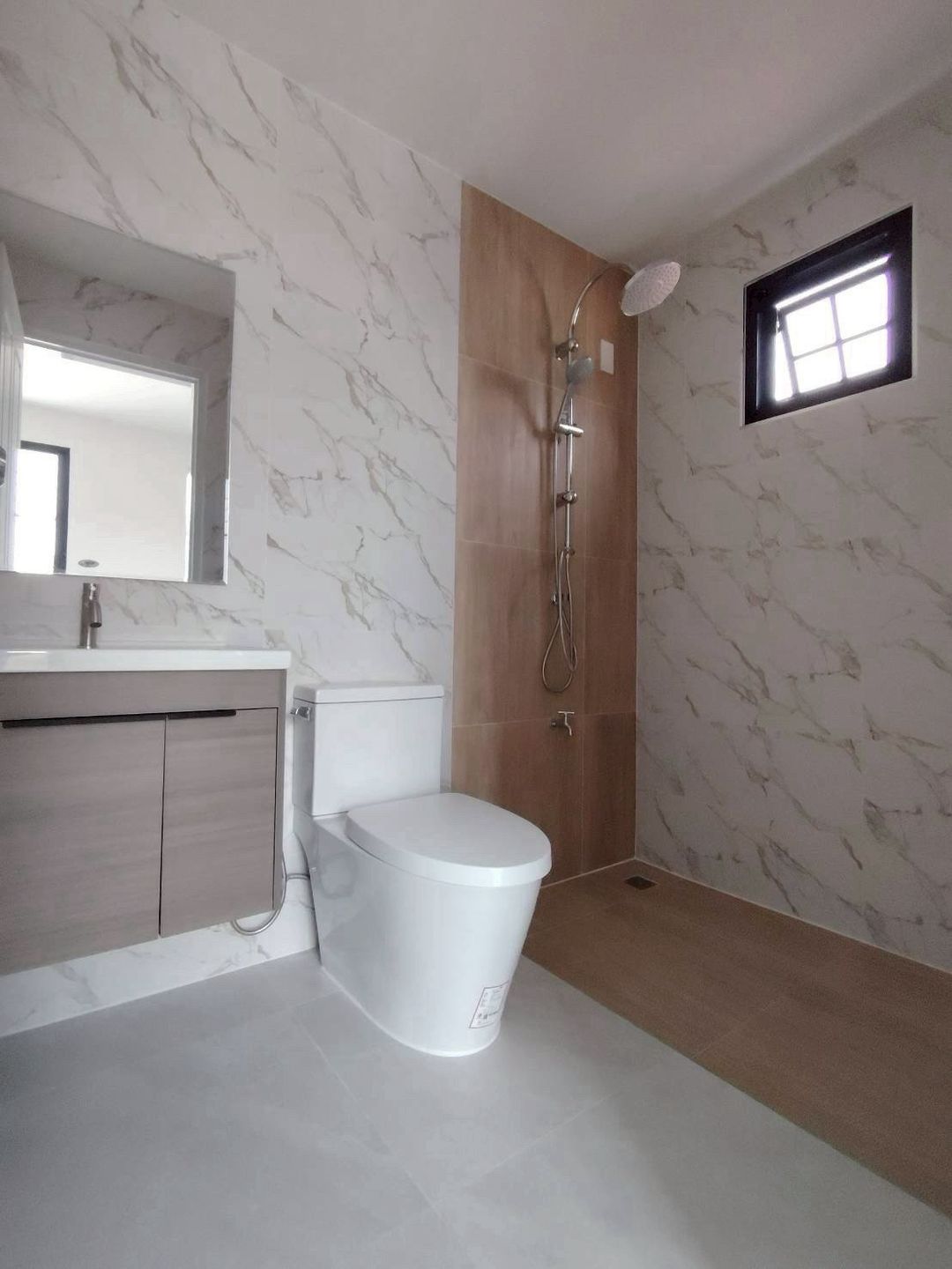 โซนท่าวังตาล สารภี ขาย 2.39 ล้าน/หลัง 30 ตรว. บ้านแฝด 2 ชั้น สไตล์ Colonial สร้างใหม่ พร้อมเข้าอยู่ ใกล้สนามบิน น้ำไม่ท่วม