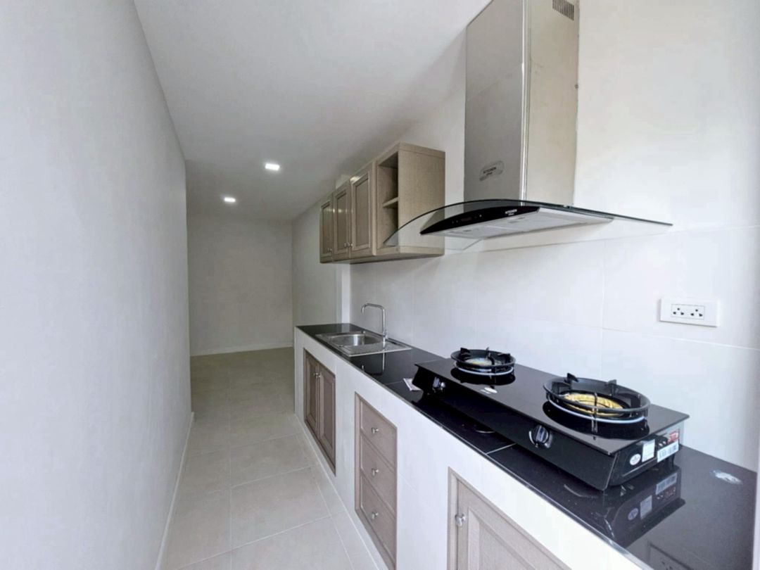 ราคาเริ่มต้นที่ 2.45 ล้าน 35-64 ตรว. บ้านสวยทำเลดี โซนแม่เหียะ บ้านแฝดชั้นเดียว รีโนเวทใหม่ มี 2 หลัง