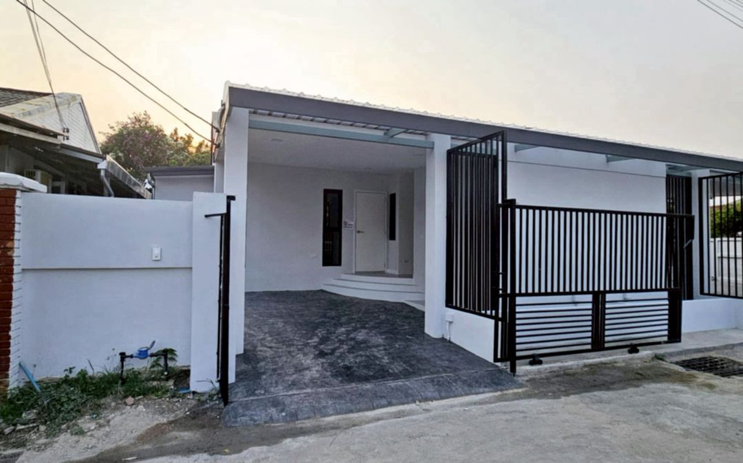 ราคาเริ่มต้นที่ 2.45 ล้าน 35-64 ตรว. บ้านสวยทำเลดี โซนแม่เหียะ บ้านแฝดชั้นเดียว รีโนเวทใหม่ มี 2 หลัง