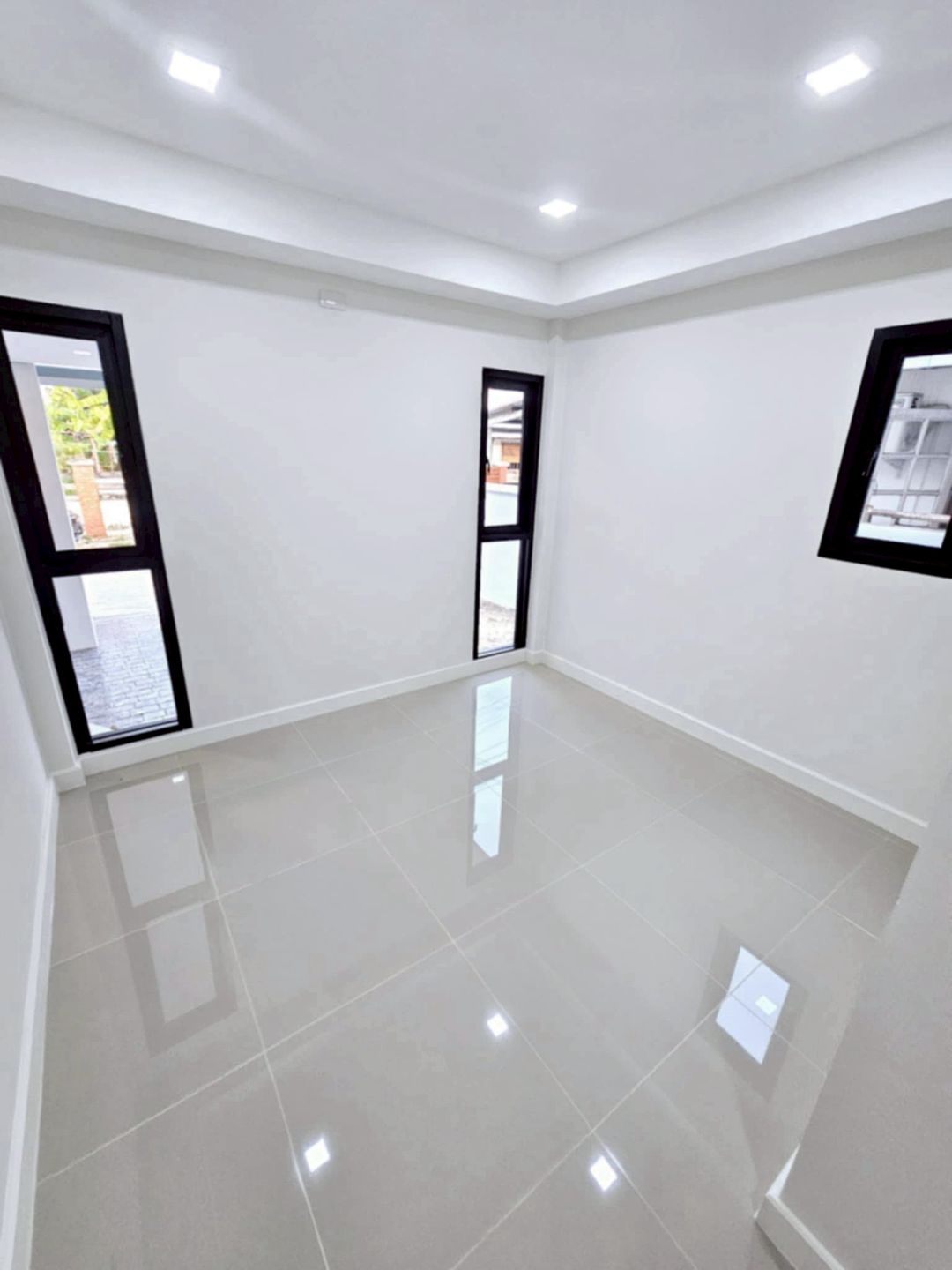 ราคาเริ่มต้นที่ 2.45 ล้าน 35-64 ตรว. บ้านสวยทำเลดี โซนแม่เหียะ บ้านแฝดชั้นเดียว รีโนเวทใหม่ มี 2 หลัง