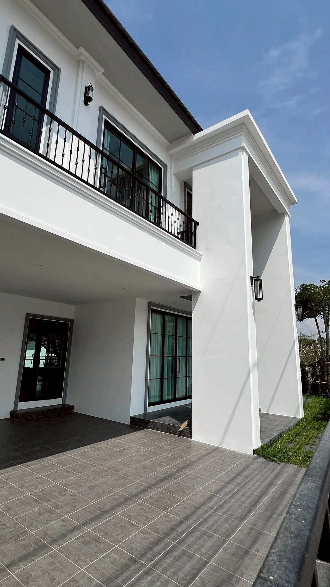 พูลวิลล่าสุดหรูสร้างใหม่ ขาย 18.5 ล้าน เนื้อที่ 101 ตรว. 5 นอน 6 น้ำ หางดง ทำเลทอง ใกล้กาดฝรั่ง พร้อมเฟอร์นิเจอร์สุดหรูทั้งหลัง