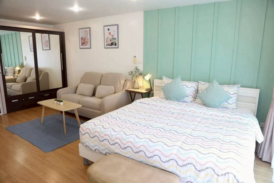 โซนนิมมาน ขายด่วน 2.69 ล้าน 42 ตรม. รวีวารี เรสซิเด้นท์ คอนโดหรู ใจกลางนิมมาน ตกแต่งสวย เฟอร์นิเจอร์ครบ พร้อมเข้าอยู่