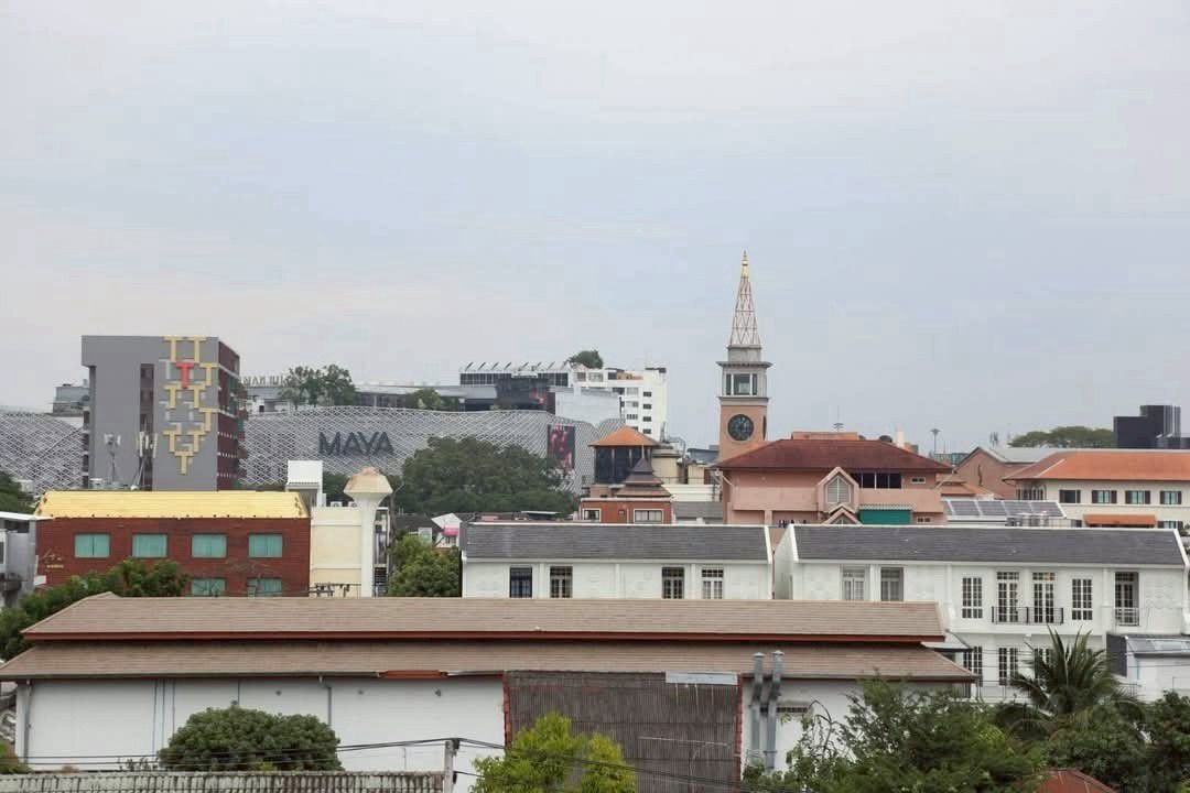 โซนนิมมาน ขายด่วน 2.69 ล้าน 42 ตรม. รวีวารี เรสซิเด้นท์ คอนโดหรู ใจกลางนิมมาน ตกแต่งสวย เฟอร์นิเจอร์ครบ พร้อมเข้าอยู่