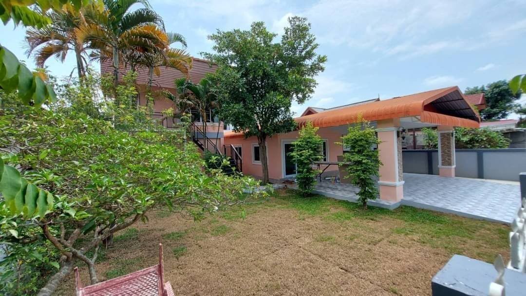 โซนแม่เหียะ ให้เช่า 18,500 บาท/เดือน เนื้อที่ 73 ตรว.​ บ้านมี 2 หลัง หลังบิ๊กซีแม่เหียะ ใกล้สนามบิน