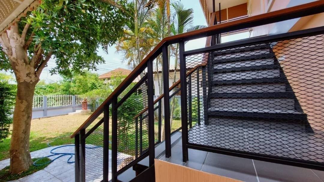 โซนแม่เหียะ ให้เช่า 18,500 บาท/เดือน เนื้อที่ 73 ตรว.​ บ้านมี 2 หลัง หลังบิ๊กซีแม่เหียะ ใกล้สนามบิน