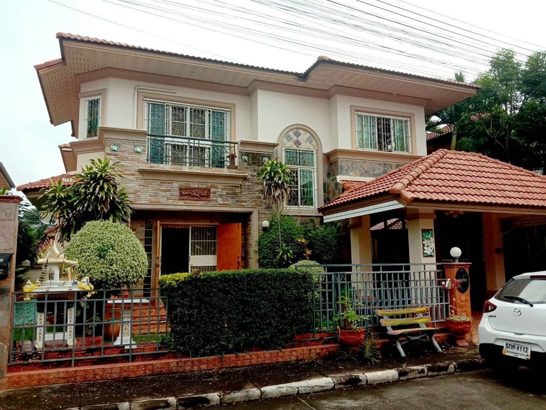 ขายขาดทุน ขายต่ำกว่าราคาประเมิน 3.8 ล้าน 60.8 ตรว. 4 นอน 2 น้ำ ดิโอเรียนทอล รีเจ้นท์ 3 สารภี บ้านเดิมสภาพใหม่ เจ้าของไม่ค่อยอยู่