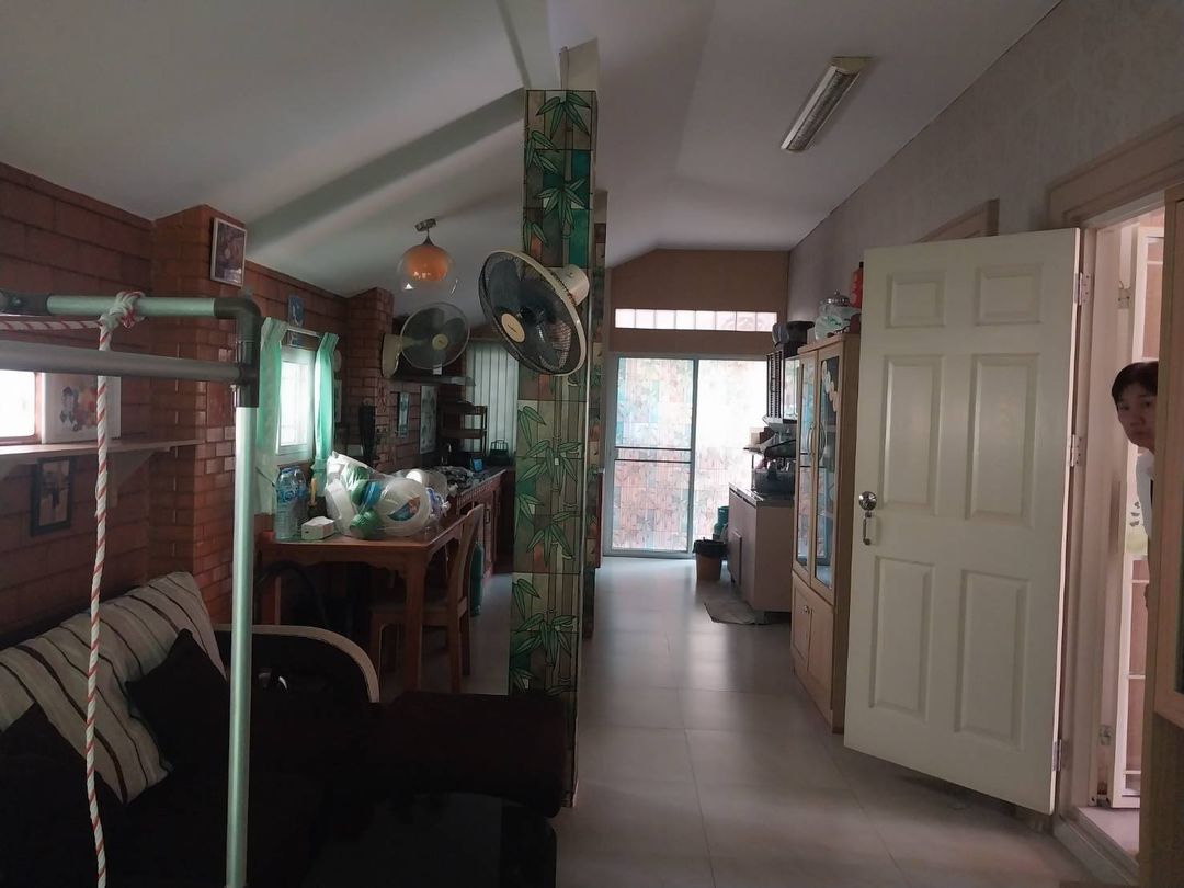 ขายขาดทุน ขายต่ำกว่าราคาประเมิน 3.8 ล้าน 60.8 ตรว. 4 นอน 2 น้ำ ดิโอเรียนทอล รีเจ้นท์ 3 สารภี บ้านเดิมสภาพใหม่ เจ้าของไม่ค่อยอยู่