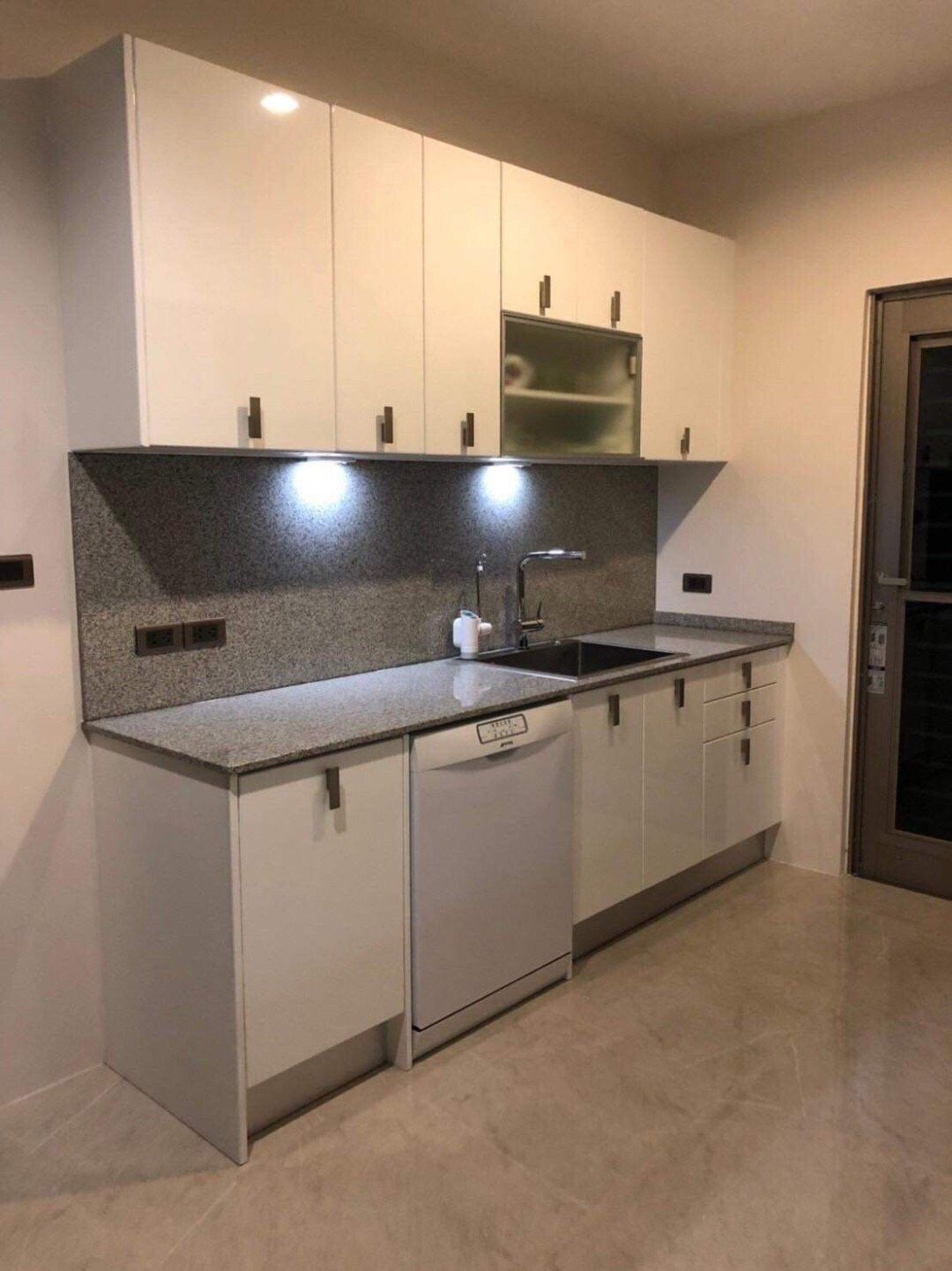 ขายต่ำกว่าราคาประเมิน 5.9 ล้าน 100.2 ตรว. ล้านนาเฮอริเทจ สารภี เฟอร์นิเจอร์ครบครัน พร้อมเข้าอยู่