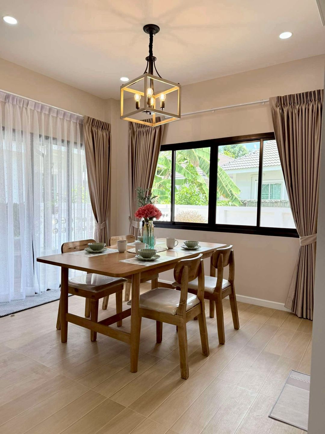 ราคาพิเศษเพียง 3.9 ล้าน หางดง บ้านสร้างใหม่ สไตล์โมเดิร์น ทำเลดี ใกล้เมือง