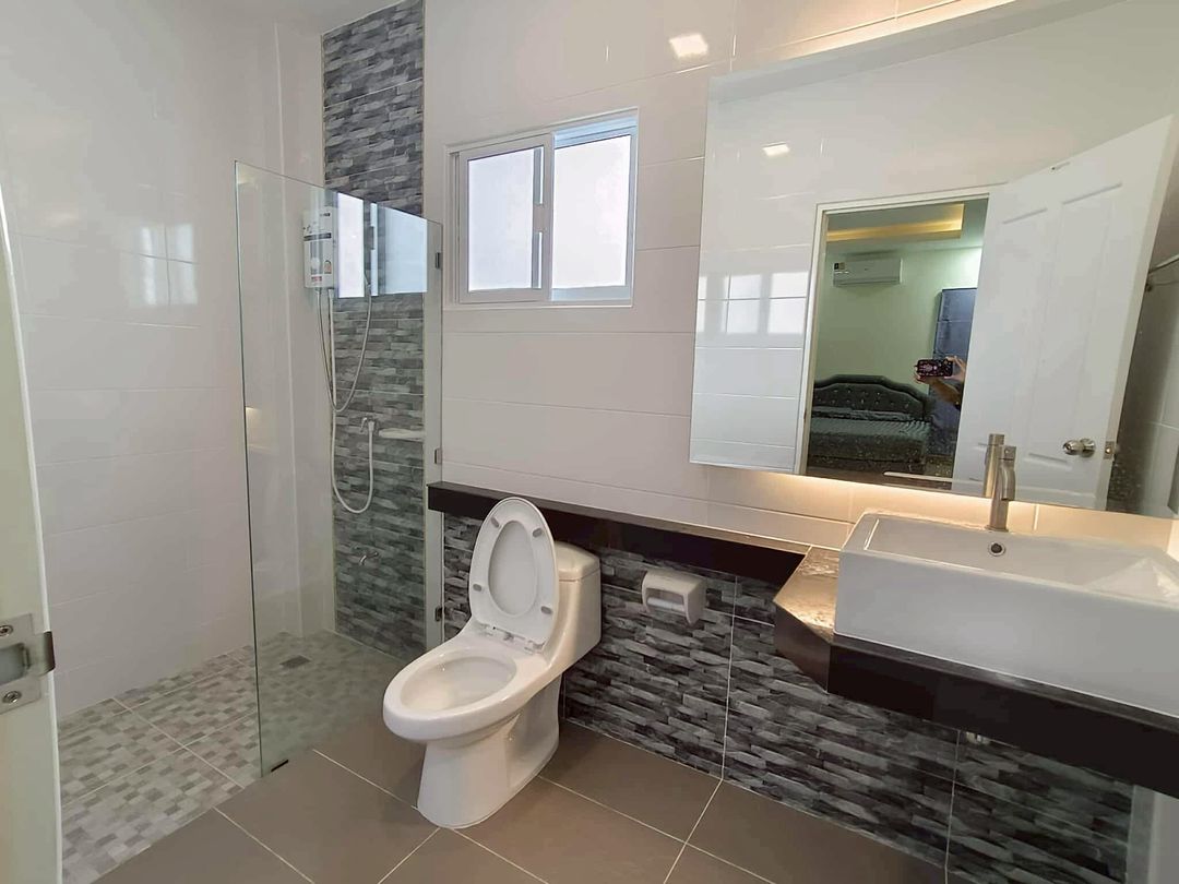 ให้เช่า 20,000 บาท/เดือน ขาย 5.3 ล้าน รุ่งธนา 7 สันทราย บ้านเดี่ยว 2 ชั้น น้ำไม่ท่วม เฟอร์นิเจอร์ครบ พร้อมเข้าอยู่